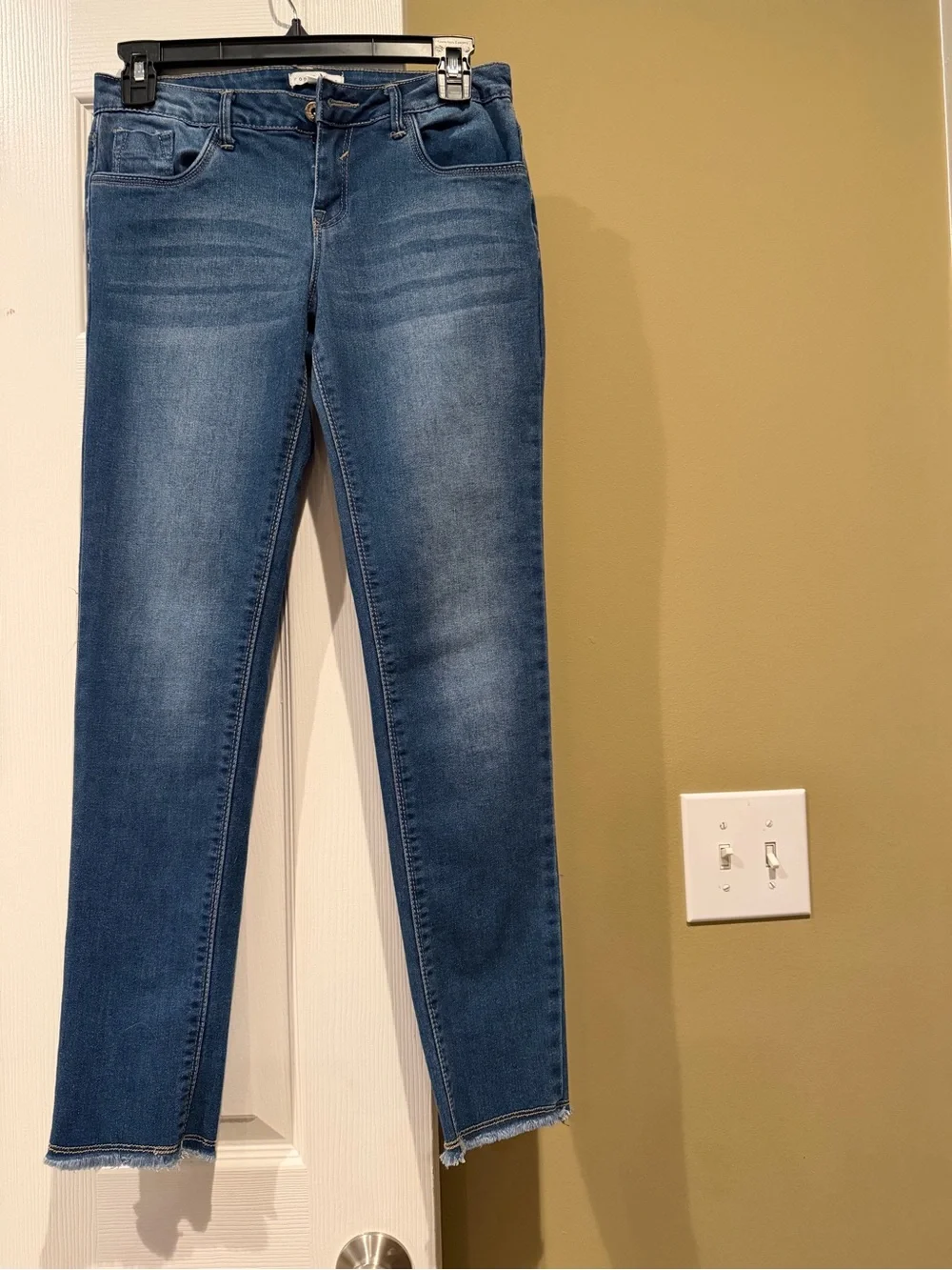 Girls skinny jeans, copper key with frayed hem. Sz 14. EUC
